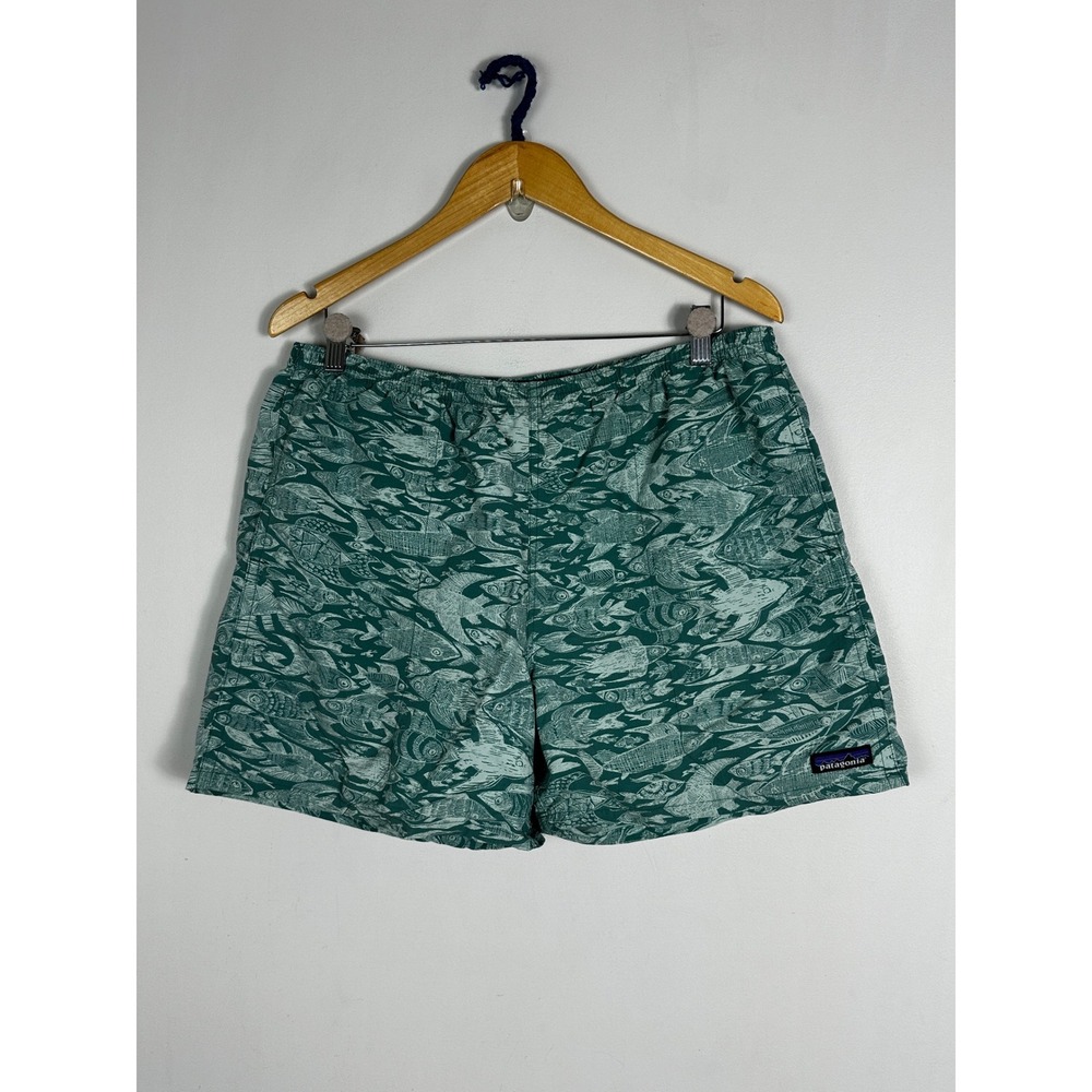 Patagonia Mens Baggies Shorts Green White Fish Print Size Large 57020 Lined Swim